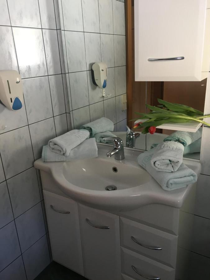Appartements Caroline Ossiach Bagian luar foto